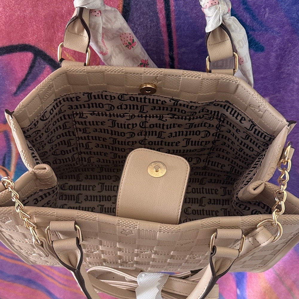 Juicy Couture Beige Checkered Tote with Scarf - Picture 6 of 6
